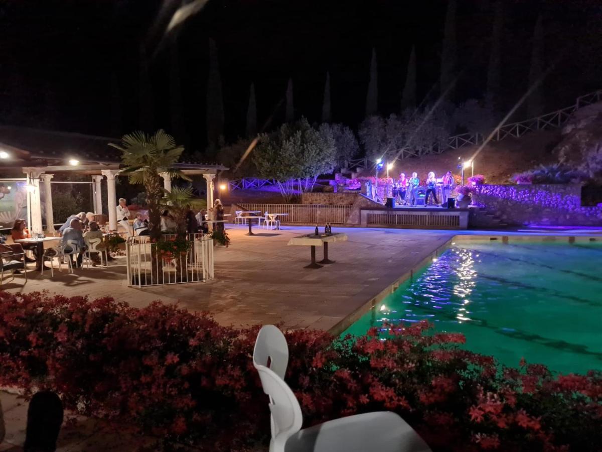 Borgo Di Barigianino Aparthotel Sovicille Bagian luar foto